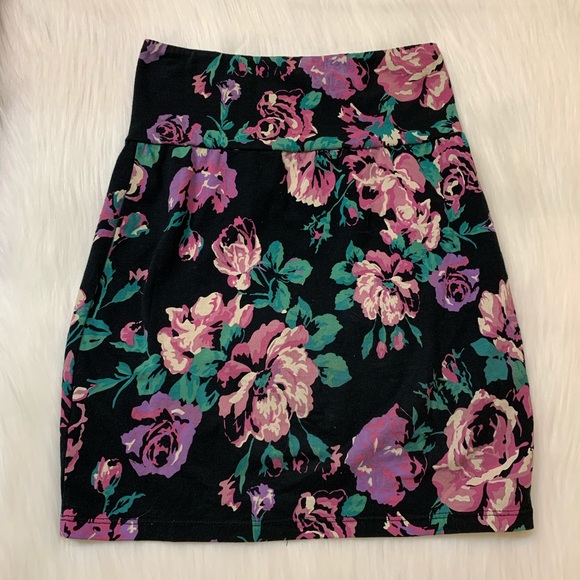 Talula Aritzia Floral Stretch Mini Skirt - Picture 1 of 5
